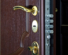 Замена замка на металлической двери Legran в Данилове